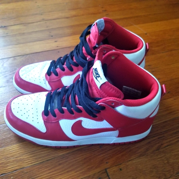 dunk high white varsity red